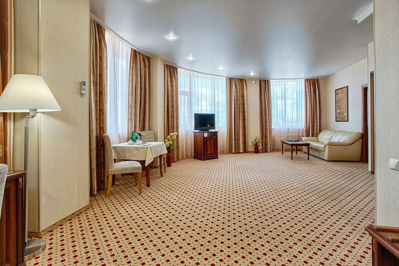 Панорамный двухкомнатный Люкс